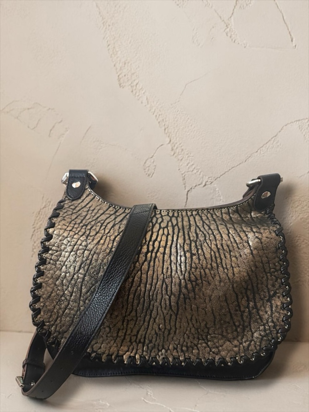 Oryany CROSSBODY in Metallic & Black leather | Whipped Stitching | Dust Bag - Picture 4 of 16